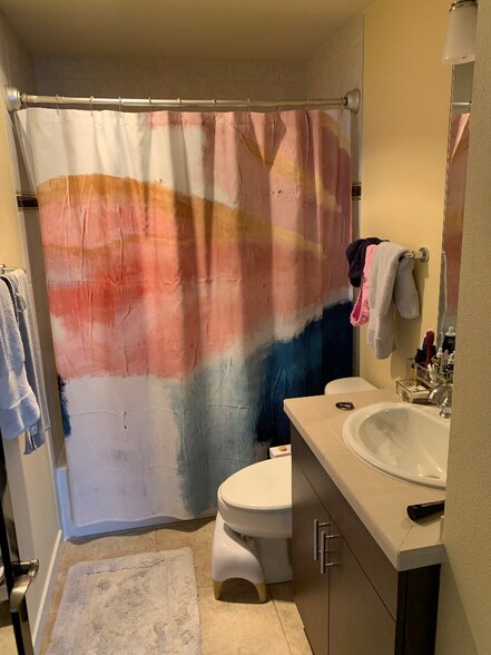 Building Photo - 626 4th Ave W