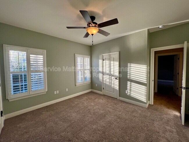 Building Photo - 2926 Greystone Dr