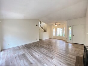 Building Photo - 3Bd/2.5Ba house in Shadowridge!
