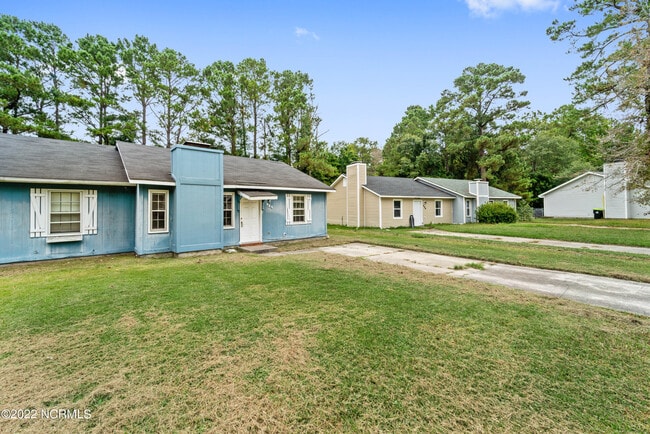 Building Photo - 226 Cedar Crk Dr