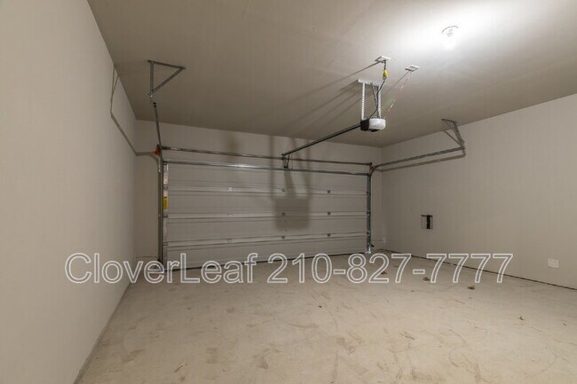 Building Photo - 9223 Foxing Blf