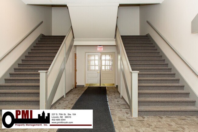 Building Photo - 1223 N 9th St