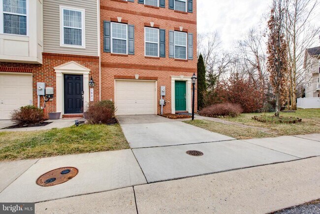 Building Photo - 1919 Beckman Ter