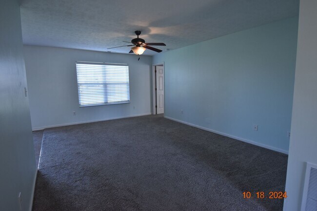 Building Photo - Three Bedroom Home in Greenfield