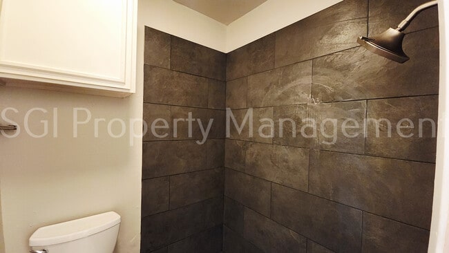 Building Photo - 13607 Flagstone Ln