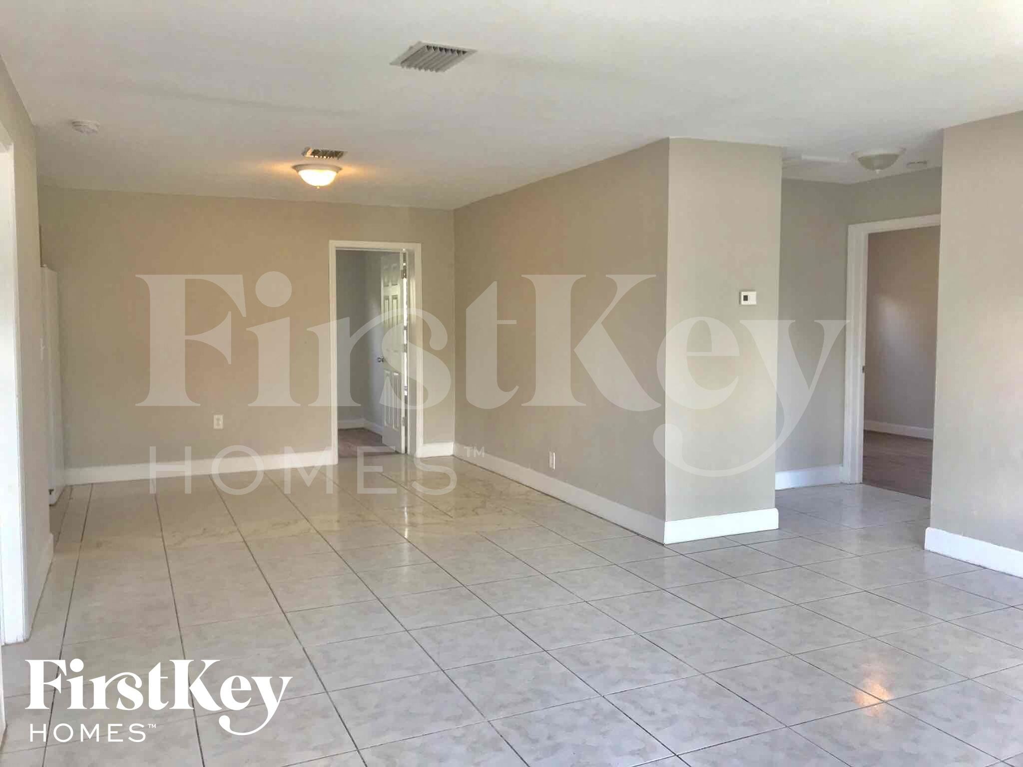 Building Photo - 3057 SW 2nd St