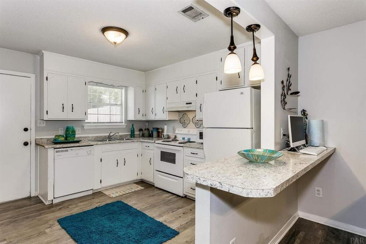 Building Photo - 4800 Tradewinds Dr