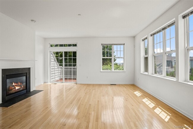 Building Photo - 402 Waterview Dr