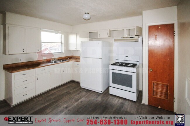 Building Photo - Charming 3-Bedroom Home