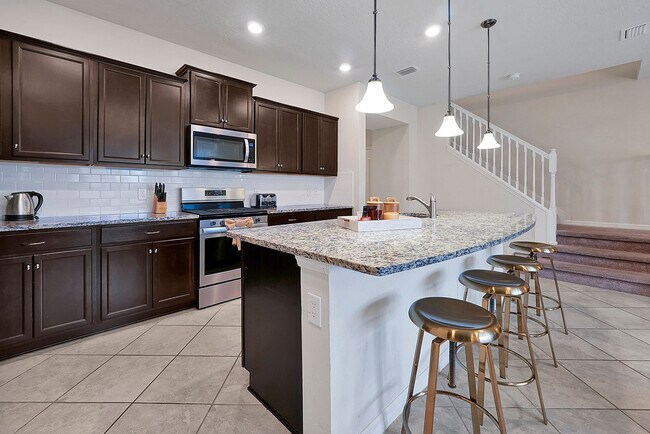Building Photo - 7435 Oakmoss Loop