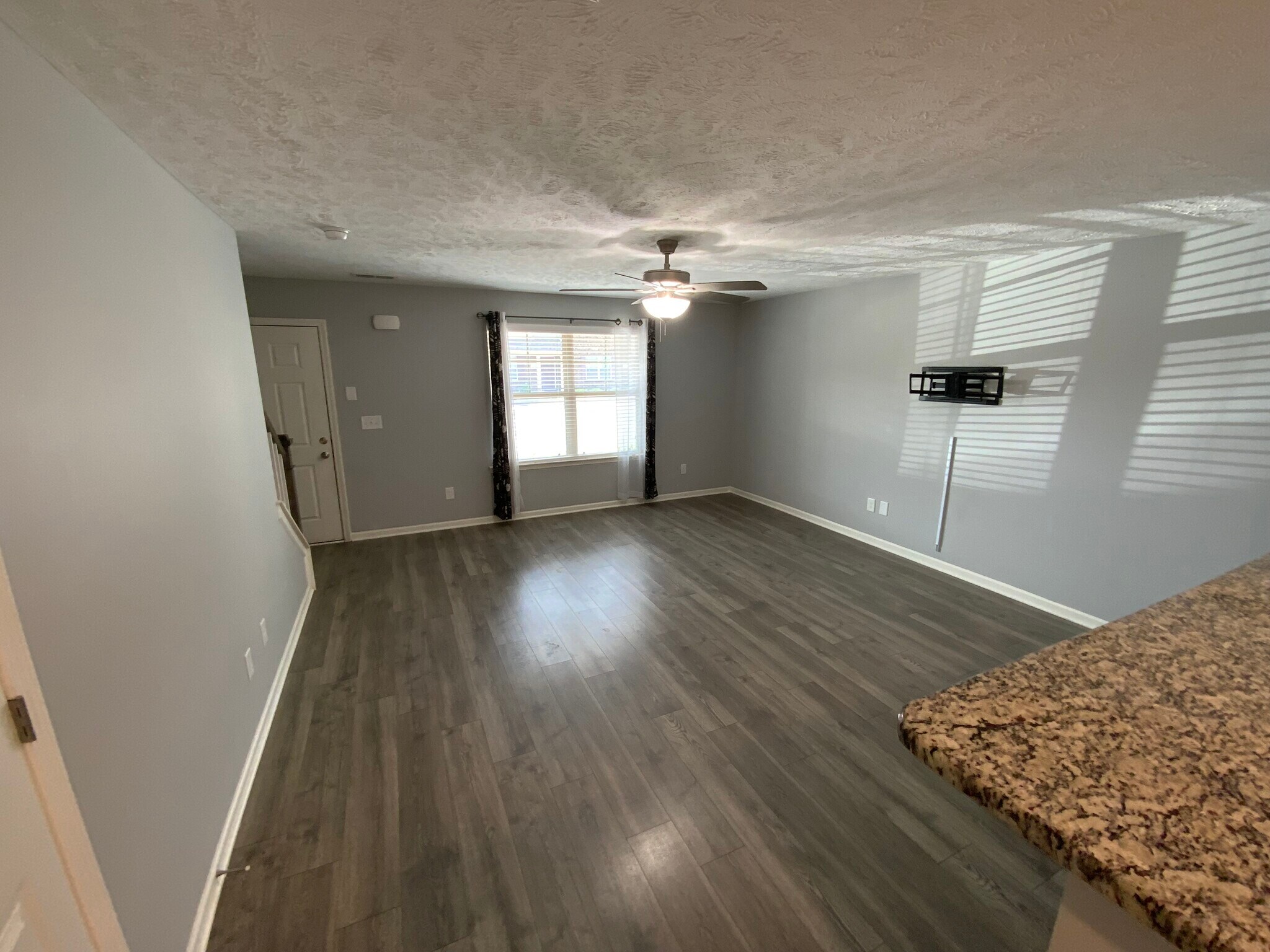 Living Area - 3037 Utah St