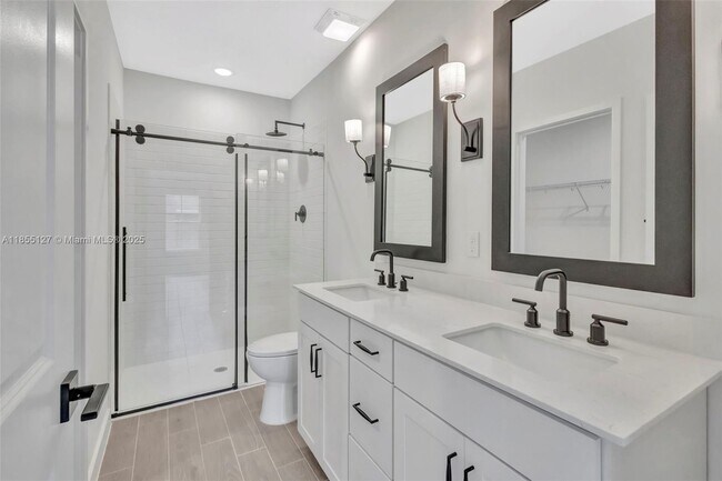 Building Photo - 301 Silver Sands Ln