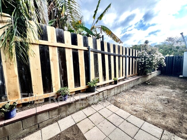 Building Photo - 9124 Rosedale Dr