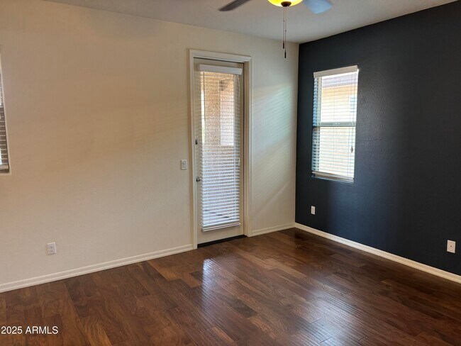 Building Photo - 9213 W Meadow Dr
