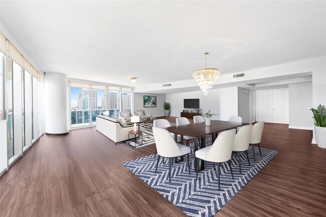 Building Photo - 715 Bayshore Dr