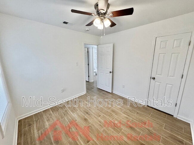 Building Photo - 581 Gilleas Rd