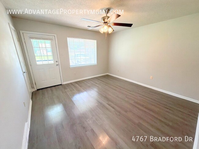 Building Photo - 4767 Bradford Dr