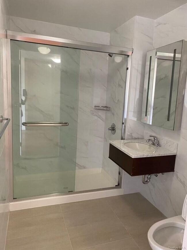 Building Photo - 136-46 41st Ave