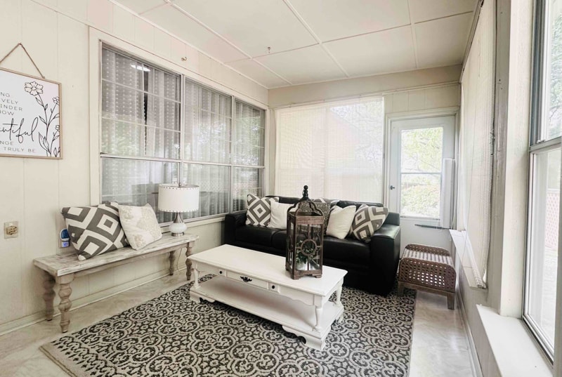 Building Photo - 401 Lake Louise Ct