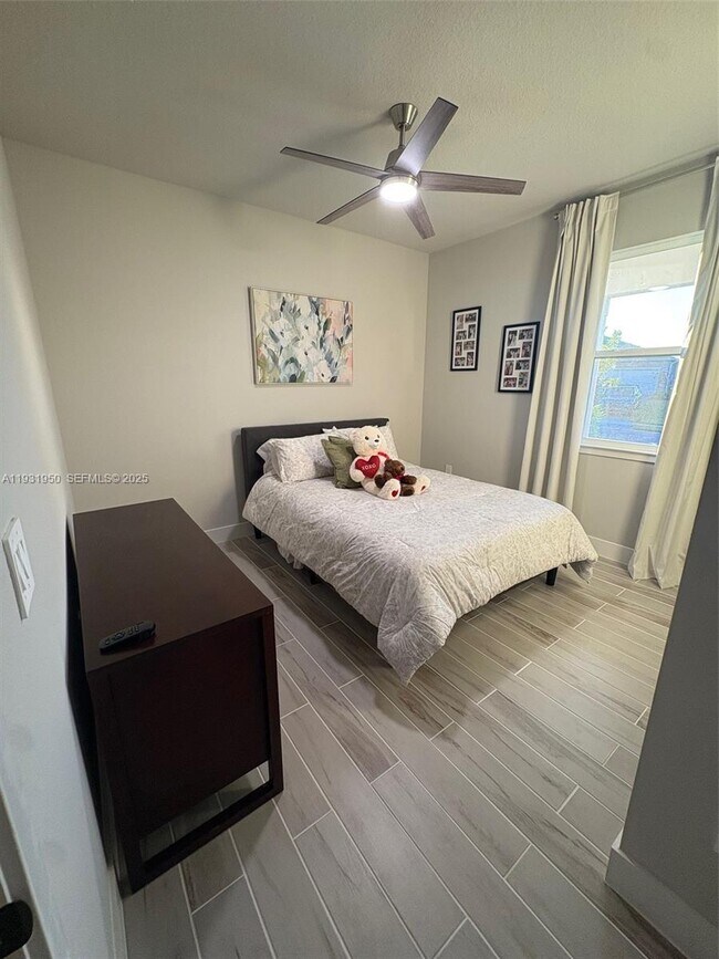 Building Photo - 5020-5124 124th Ave E