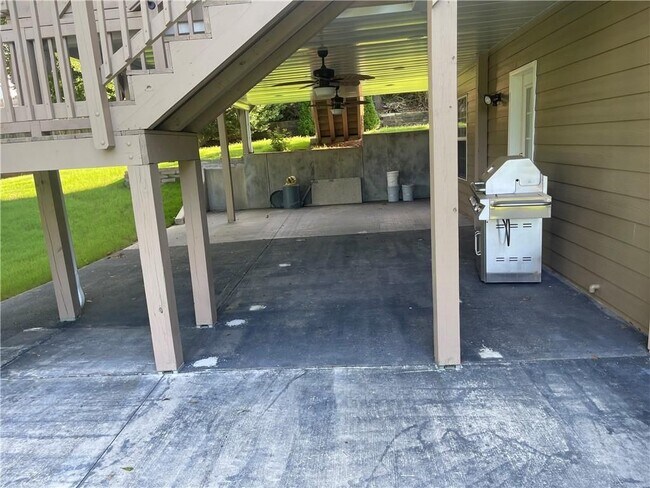 Building Photo - 1023 Cassina Ct SE