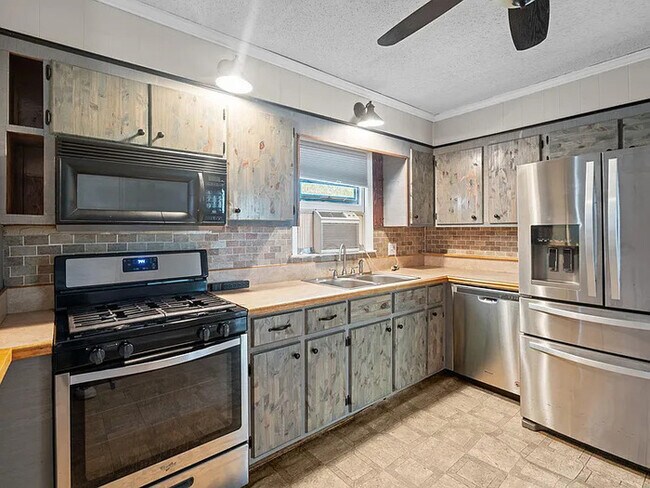 Building Photo - Earn Wealth While Leasing - Like a Homeowner - Lease to Own