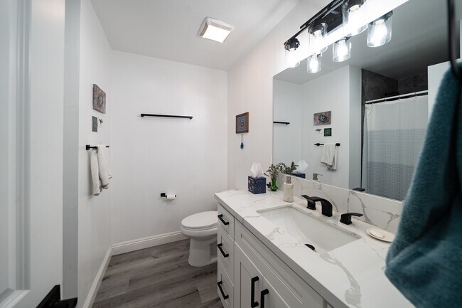 Building Photo - 3709 Avenida Palo Verde