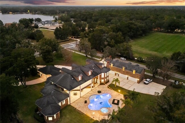 Building Photo - 1501 Lake Markham Rd