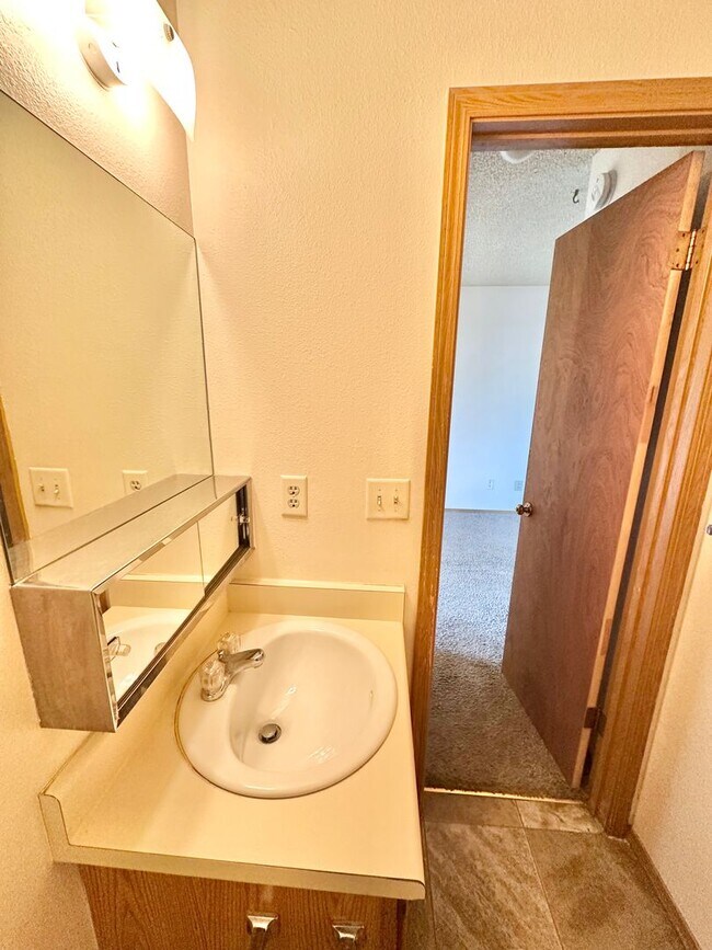 Building Photo - 1329 Soaring Eagle Dr