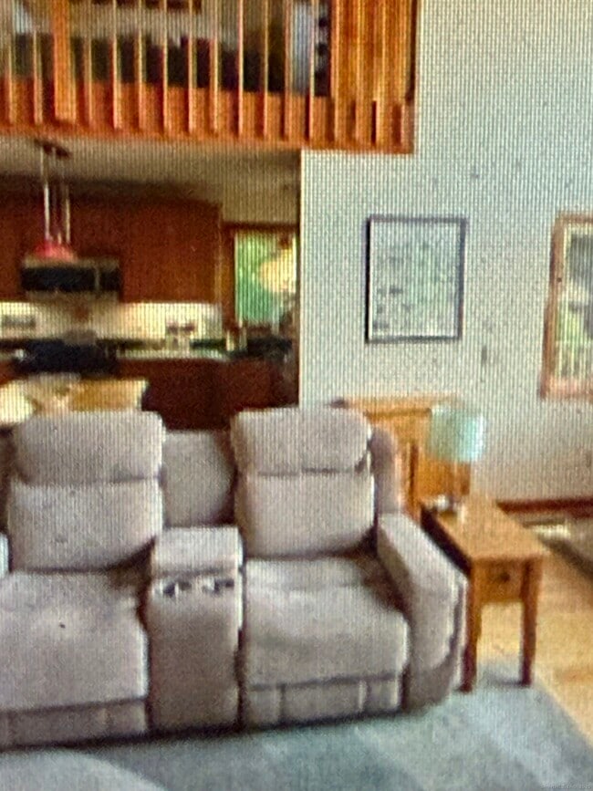 Building Photo - 398 Lake Rd