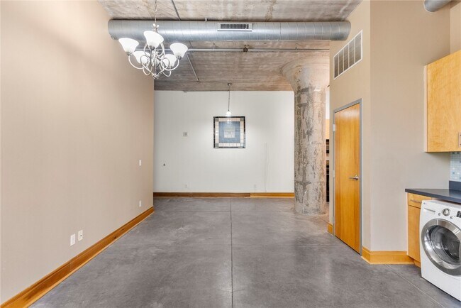 Building Photo - 1601 Washington Ave