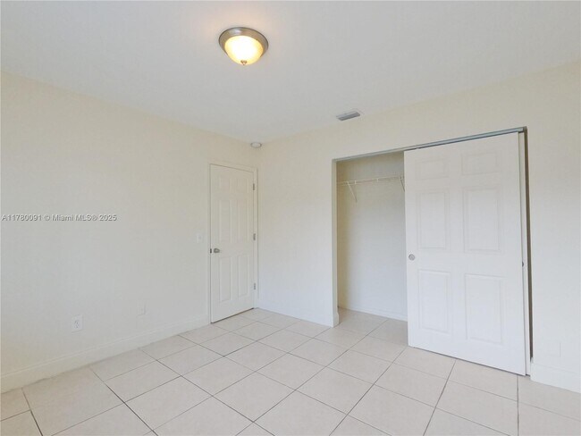 Building Photo - 4876 Serafica Dr