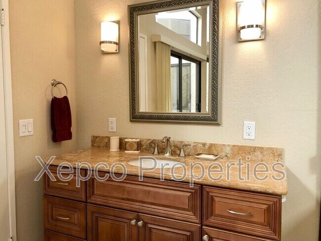 Building Photo - 77642 Woodhaven Dr S