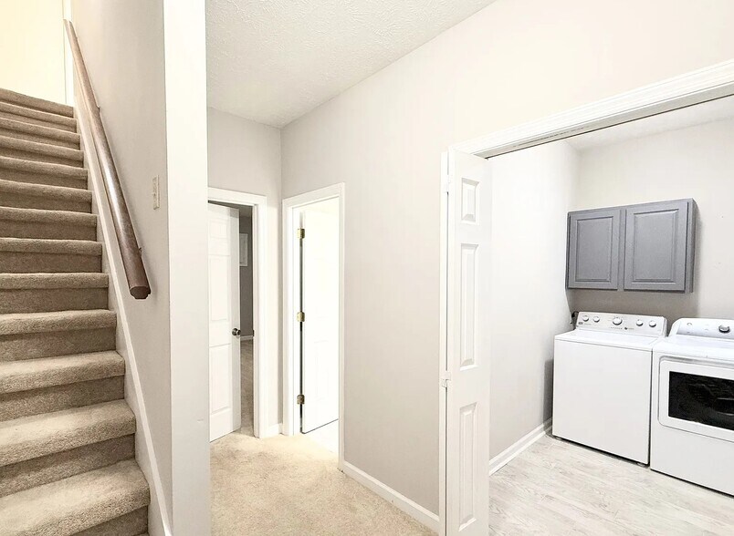 Building Photo - 4013 Heather Ct