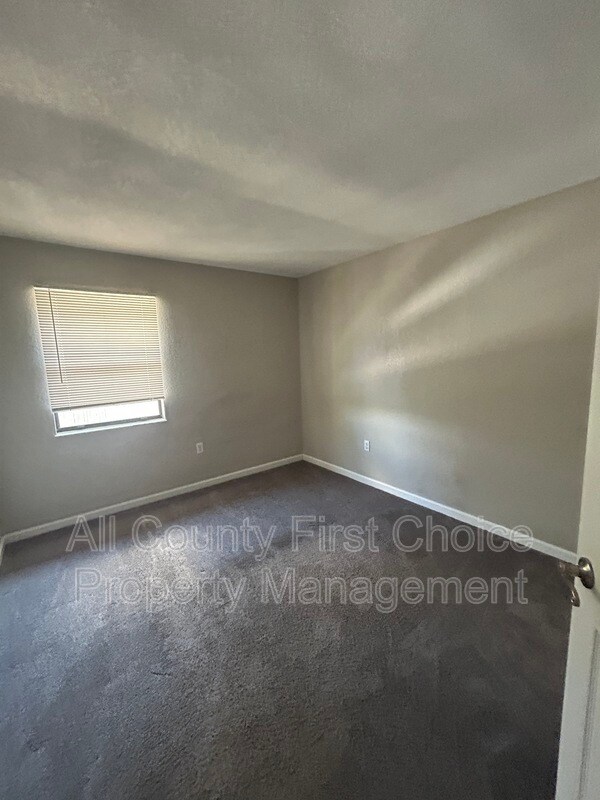 Building Photo - 12293 Sailwinds Dr