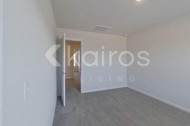 Building Photo - 2253 Banyon Cir