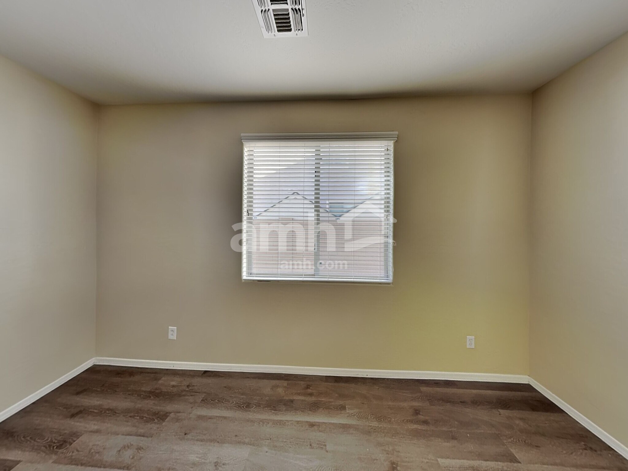 Building Photo - 15018 W Aster Dr