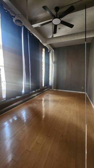 Building Photo - 1211 Howard St