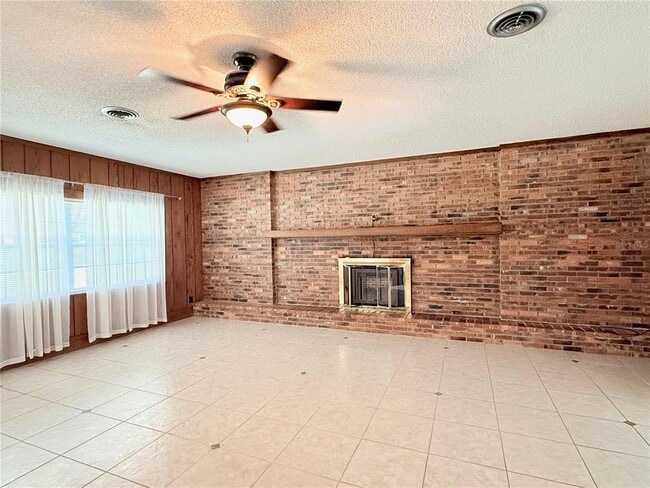 Building Photo - 4701 NE 7th Ave