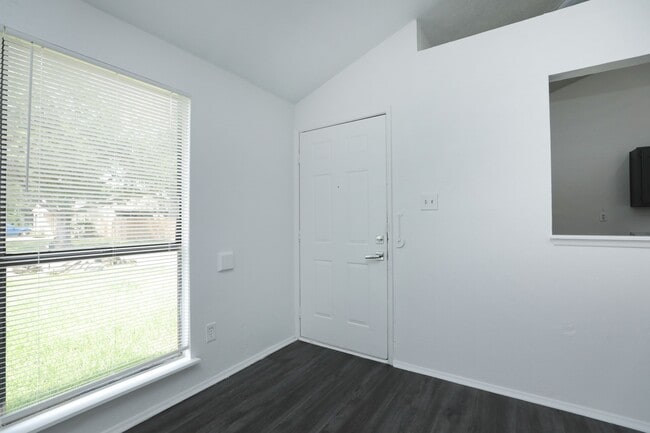 Building Photo - 17518 Bullis Gap Dr