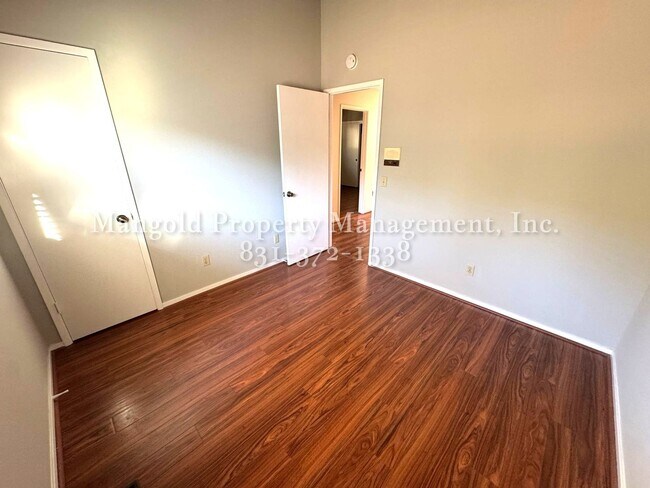 Building Photo - Great Home Located in Monterey Neighborhoo...