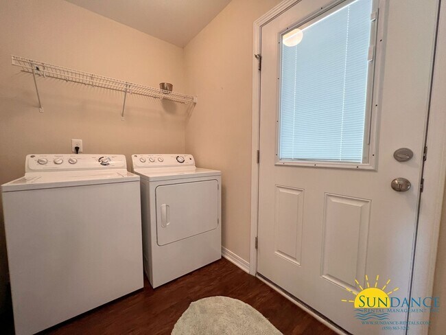 Building Photo - Immaculate 3 Bedroom Santa Rosa Beach Home!