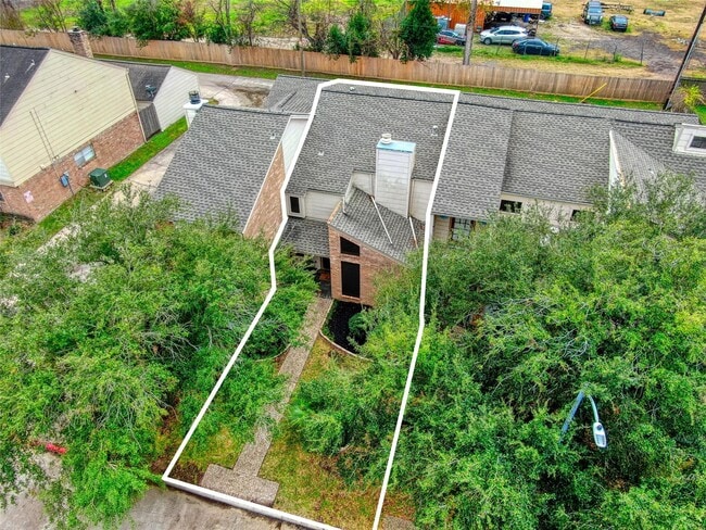 Building Photo - 17163 Beaver Springs Dr