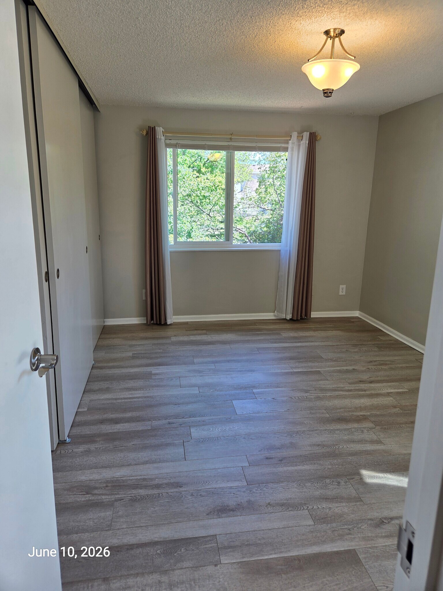 Building Photo - 8555 Fairmount Dr