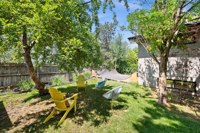 Building Photo - 1542 Fieldcrest Ln