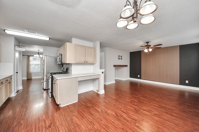 Building Photo - 1536 Kew Garden Dr