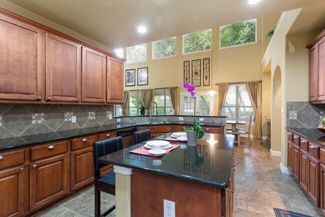 Building Photo - 1442 River Forest Dr