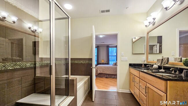 Building Photo - 203 Center Meadow Ln