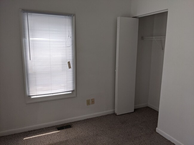 Building Photo - 117 John St