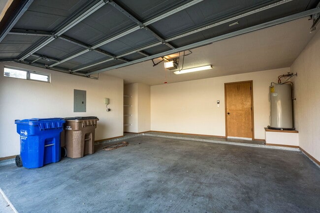 Building Photo - 2353 Saturn Cir